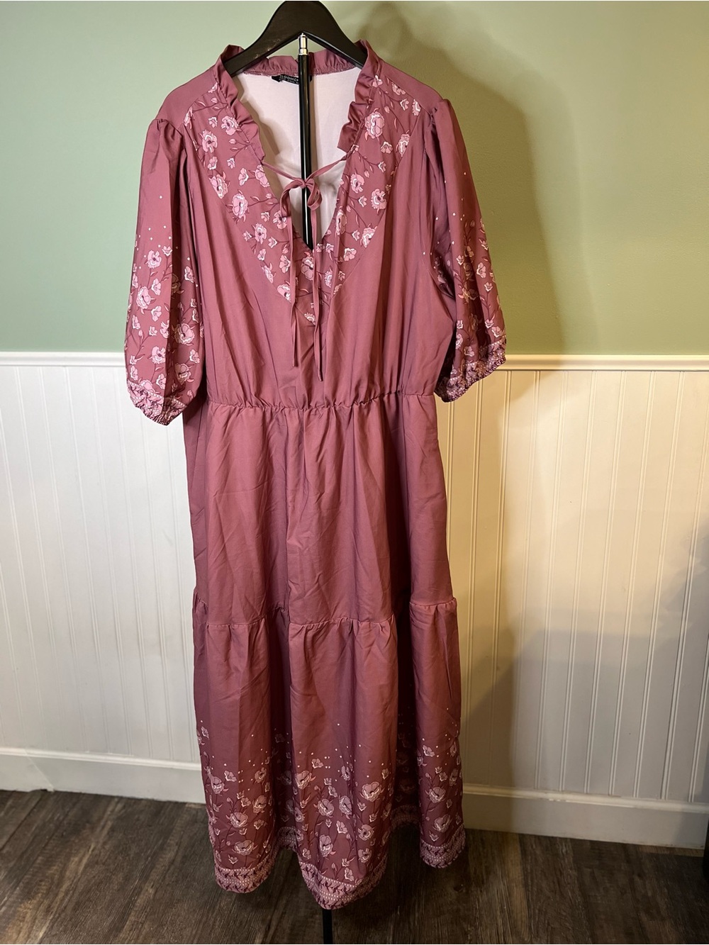 BloomChic Dusty Rose Floral Tie-Front Maxi Dress. Size 18/20